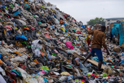 Photos: Mahama commissions evacuation of Agbogbloshie waste to Nsawam landfill